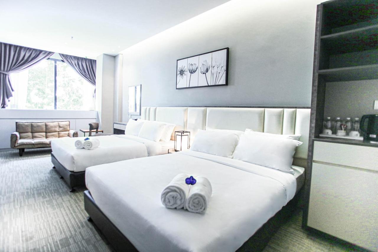 Fives Hotel Dnp Johor Bahru Exterior photo