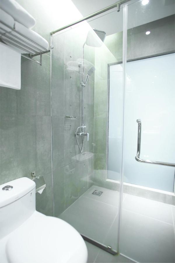 Fives Hotel Dnp Johor Bahru Exterior photo